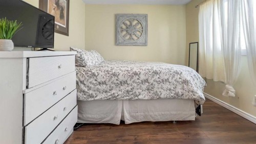 4105 Wallace Street, Donalda, AB - Indoor Photo Showing Bedroom