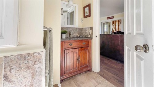 4105 Wallace Street, Donalda, AB - Indoor Photo Showing Other Room