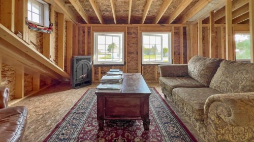 4105 Wallace Street, Donalda, AB - Indoor Photo Showing Living Room