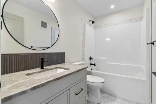 10 Aura Drive, Blackfalds, AB - Indoor Photo Showing Bathroom