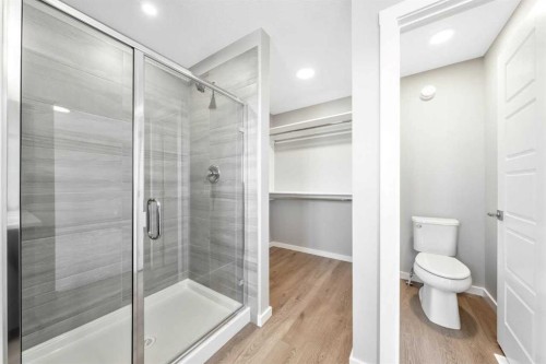 16 Heritage Link, Cochrane, AB - Indoor Photo Showing Bathroom