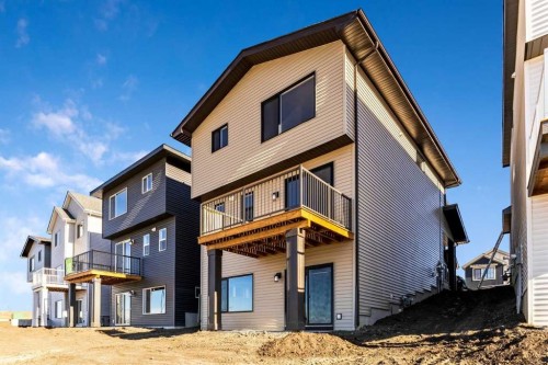 16 Heritage Link, Cochrane, AB - Outdoor