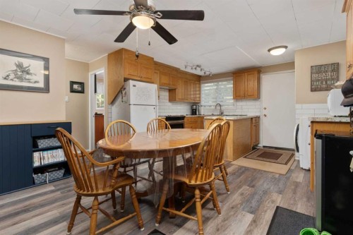 504 5Th Street, Norris Beach, AB - Indoor