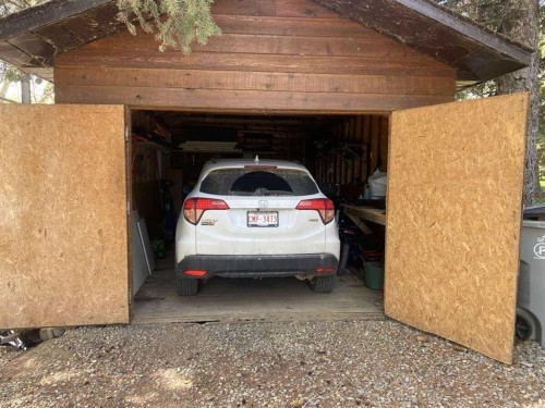 34 Lakeshore Drive, Grandview, AB -  Photo Showing Garage