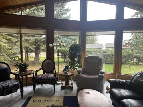 34 Lakeshore Drive, Grandview, AB - Indoor Photo Showing Other Room