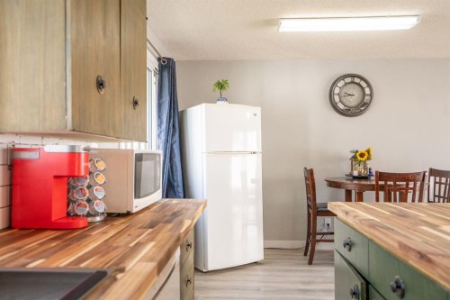 5011 51St Ave, Bashaw, AB - Indoor