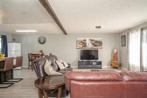 5011 51St Ave, Bashaw, AB - Indoor Photo Showing Living Room