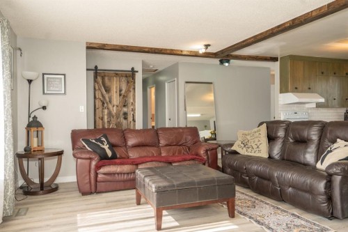 5011 51St Ave, Bashaw, AB - Indoor Photo Showing Living Room