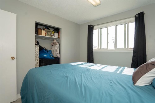 5011 51St Ave, Bashaw, AB - Indoor Photo Showing Bedroom