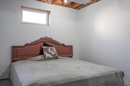 5011 51St Ave, Bashaw, AB - Indoor Photo Showing Bedroom