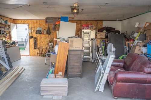 5011 51St Ave, Bashaw, AB - Indoor