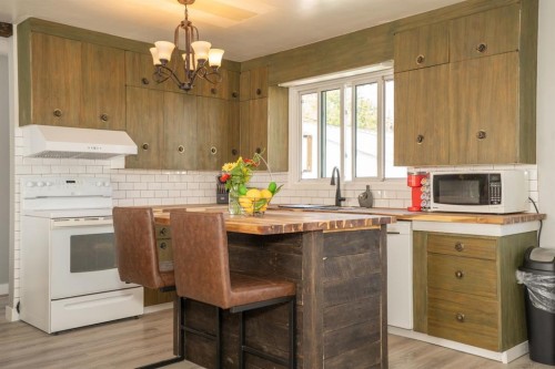 5011 51St Ave, Bashaw, AB - Indoor Photo Showing Kitchen