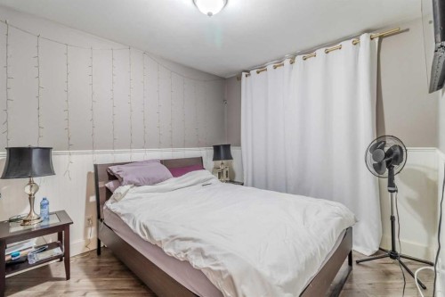 3205 44A Avenue, Red Deer, AB - Indoor Photo Showing Bedroom