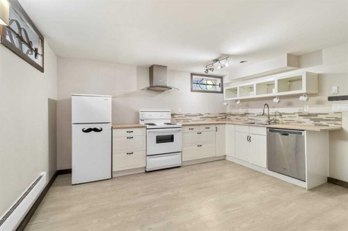 3205 44A Avenue, Red Deer, AB - Indoor Photo Showing Kitchen