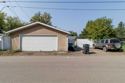 3205 44A Avenue, Red Deer, AB - Outdoor