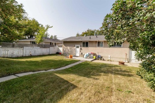 3205 44A Avenue, Red Deer, AB - Outdoor