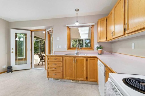 9 Dunn Close, Red Deer, AB - Indoor Photo Showing Kitchen
