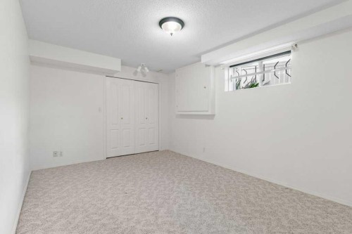 9 Dunn Close, Red Deer, AB - Indoor Photo Showing Other Room