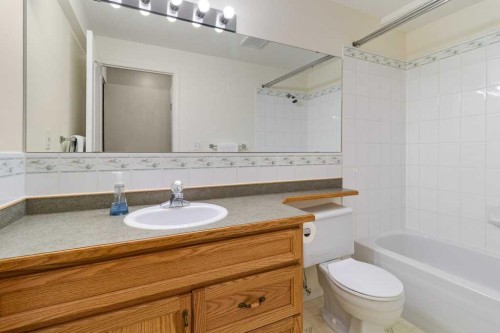 9 Dunn Close, Red Deer, AB - Indoor Photo Showing Bathroom