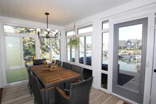 108 Marina Bay Court, Sylvan Lake, AB - Indoor Photo Showing Dining Room