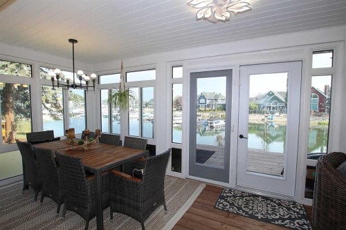 108 Marina Bay Court, Sylvan Lake, AB - Indoor Photo Showing Dining Room