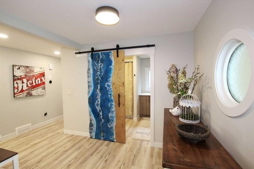 108 Marina Bay Court, Sylvan Lake, AB - Indoor Photo Showing Other Room