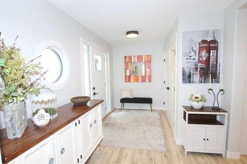 108 Marina Bay Court, Sylvan Lake, AB - Indoor Photo Showing Other Room