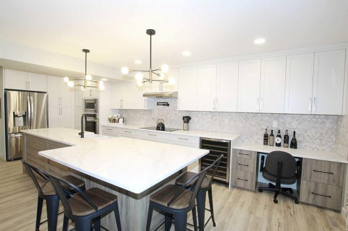 108 Marina Bay Court, Sylvan Lake, AB - Indoor Photo Showing Kitchen With Upgraded Kitchen
