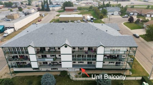 205-4319 49 Street, Innisfail, AB - Outdoor