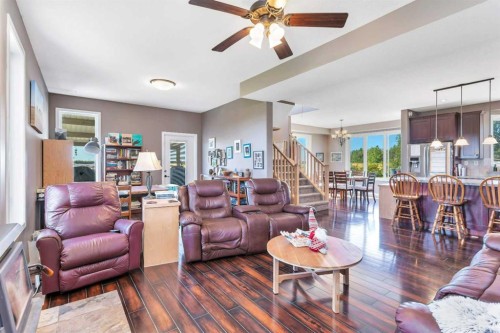 394073 Range Road 44, Rural Clearwater County, AB - Indoor Photo Showing Living Room