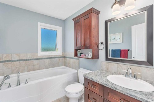 394073 Range Road 44, Rural Clearwater County, AB - Indoor Photo Showing Bathroom