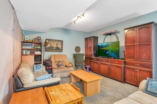 394073 Range Road 44, Rural Clearwater County, AB - Indoor Photo Showing Living Room