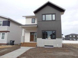 36 Memorial Parkway  Rural Red Deer County, AB T4E 3B7