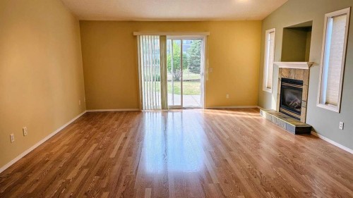 621 6 Avenue Sw, Sundre, AB - Indoor With Fireplace