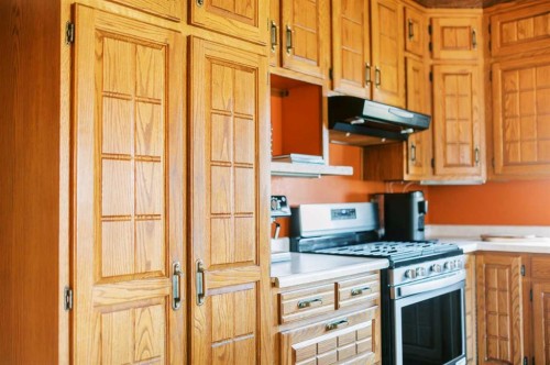 4901 48 Street South, Stettler, AB - Indoor Photo Showing Kitchen