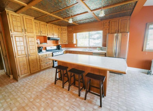 4901 48 Street South, Stettler, AB - Indoor