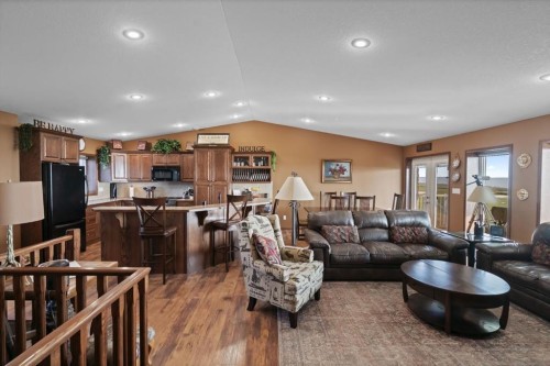 229-41251 Range Road 210, Rural Camrose County, AB - Indoor Photo Showing Living Room