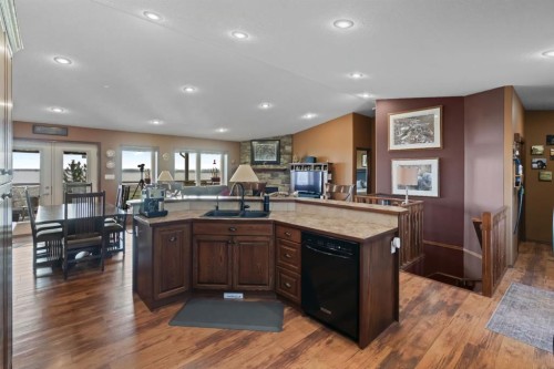 229-41251 Range Road 210, Rural Camrose County, AB - Indoor Photo Showing Kitchen