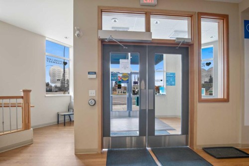 5007 46 Street, Sylvan Lake, AB 