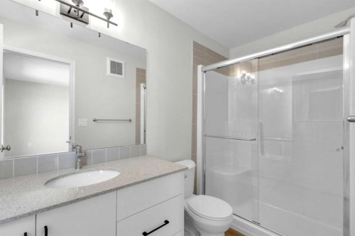 34 Anna Close, Blackfalds, AB - Indoor Photo Showing Bathroom