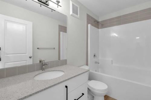 34 Anna Close, Blackfalds, AB - Indoor Photo Showing Bathroom