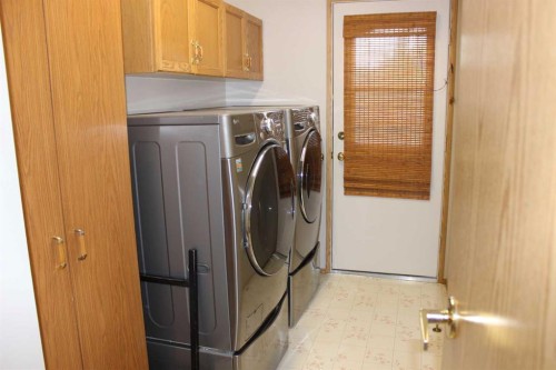 202 Ebert Close, Red Deer, AB - Indoor Photo Showing Laundry Room