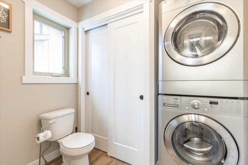 33 Lakeshore Drive, Grandview, AB - Indoor Photo Showing Laundry Room
