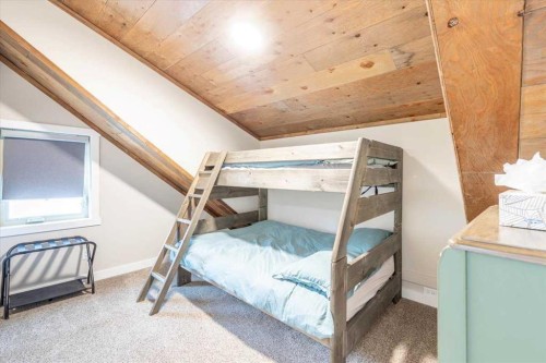 33 Lakeshore Drive, Grandview, AB - Indoor Photo Showing Bedroom