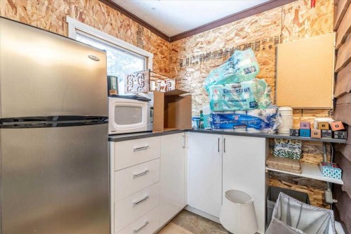 33 Lakeshore Drive, Grandview, AB - Indoor
