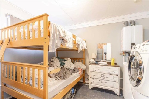 33 Lakeshore Drive, Grandview, AB - Indoor Photo Showing Laundry Room