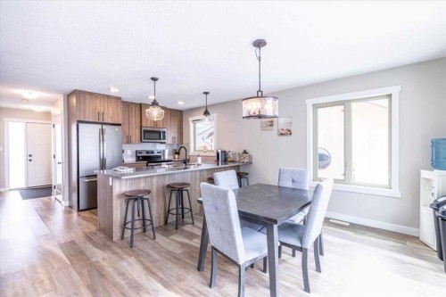 33 Lakeshore Drive, Grandview, AB - Indoor Photo Showing Dining Room
