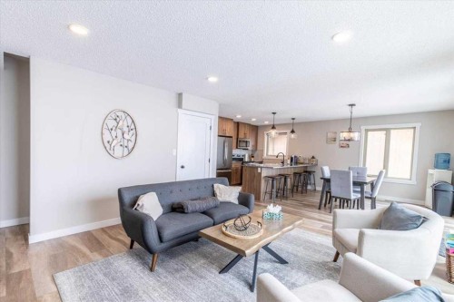 33 Lakeshore Drive, Grandview, AB - Indoor Photo Showing Living Room