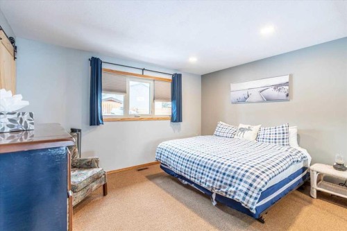 35 Lakeshore Drive, Grandview, AB - Indoor Photo Showing Bedroom