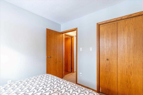 35 Lakeshore Drive, Grandview, AB - Indoor Photo Showing Bedroom